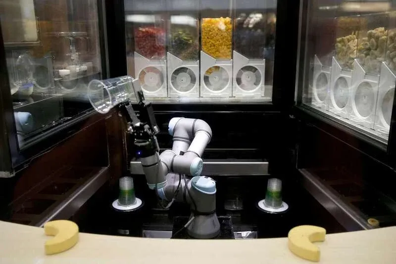 Blendid robotic smoothie preparation system